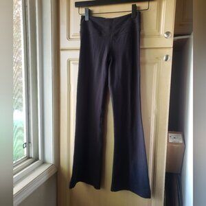Lululemon Athleti a Bla k Flare Pants